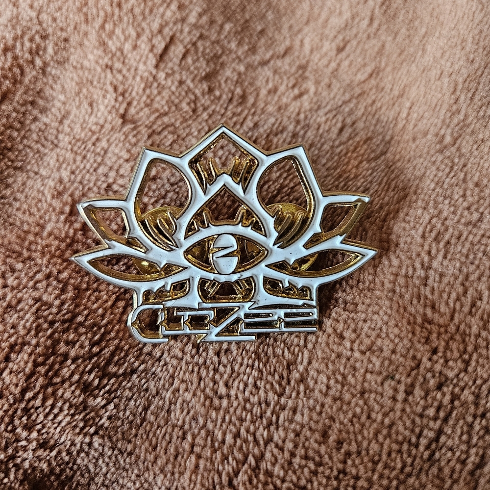 Gold Lotus Clozee Pin